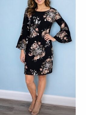 Mia & Tess Floral Dress Roses Flowers Lined 3/4 Bell Flare Sleeves Medium